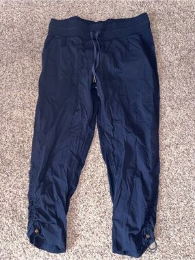 Lululemon Cropped Joggers
